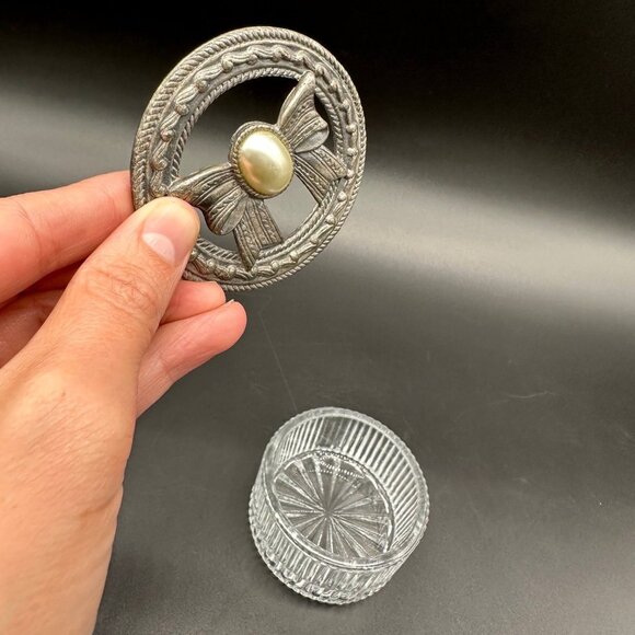 Vintage Trinket Dish Vanity Jewelry Jar Pewter Glass Faux Pearl Cabochon Cottage - Picture 3 of 10